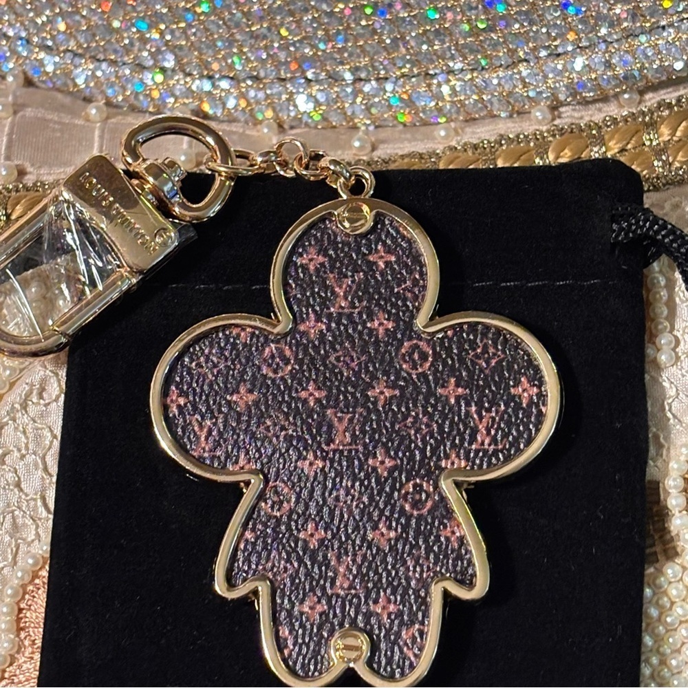 Luxury Vivienne Keychain/Bag Charm GWP - Picture 3 of 3
